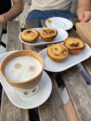 vegan Latte Macchiato and pastel de nata   at VeganNata - Campo de Ourique in Lisbon
