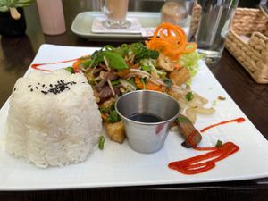 Thai Basil Wok with Tofu   at Vegan Loving Hut Neubau in Vienna