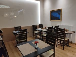 Interior mood at Vegan Loving Hut Neubau in Vienna