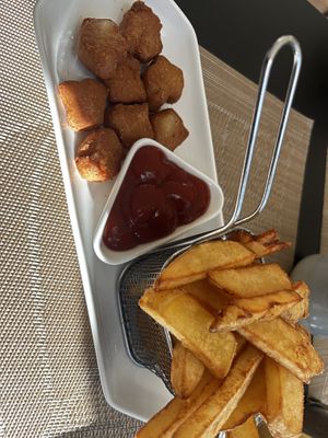 tofu nuggets  at Vegan Loving Hut Neubau in Vienna