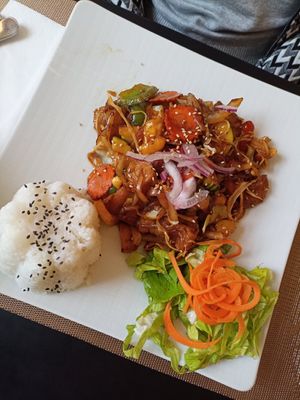 Kung Pao at Vegan Loving Hut Neubau in Vienna