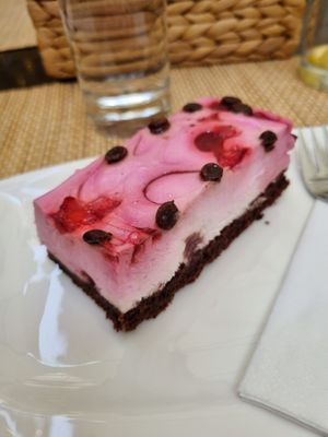 Strawberry cake at Vegan Loving Hut Neubau in Vienna