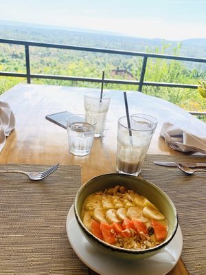 Vegane Bowl at Suma Restaurant in Gerokgak