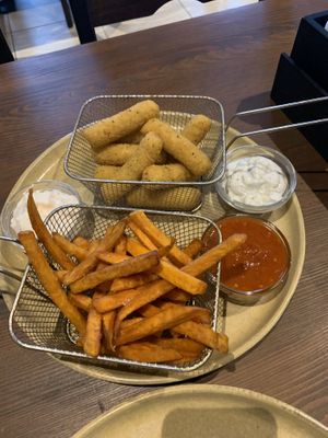 Mozzarella sticks & sweetpotato fries  at Urban Pizza in Vienna