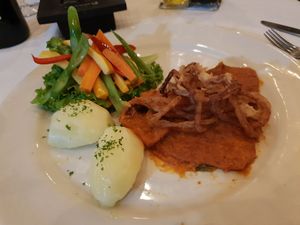 Vegan seitan with steamed potato at Anacardos in Cartagena