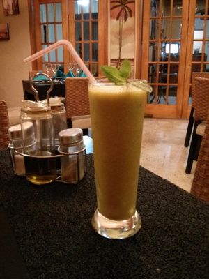 passionfruit - mango - mint juice at Anacardos in Cartagena