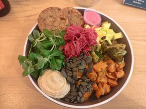 Buddha bowl at Böl in Barcelona