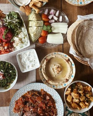 Come try our variety of vegan and vegetarian food at Island Sisters in Weligama