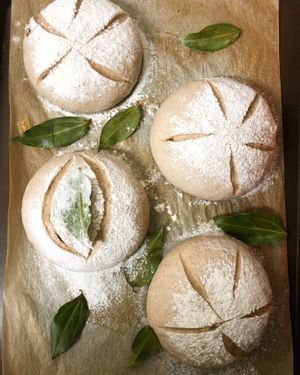 自家酵母麵包 // 肉桂無花果 at Nä Yě 娜野 in Tainan