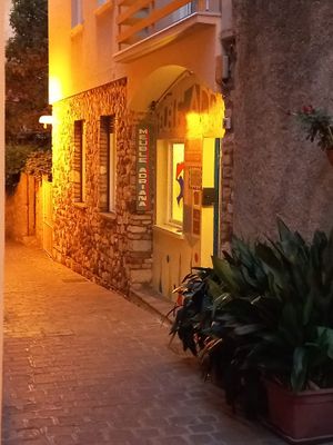 Restaurant outside at Meublè Adriana in Sirmione
