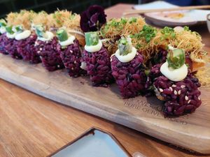 Mighty Mushroom Roll (16.50€, 8 pieces in the front row); discreet, not very intense taste. OK for mushroom fans at Vegan Sushi Bar - Kinkerstraat in Amsterdam