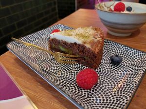Matcha Carrot Cake (5.95€), juicy main chunk, creamy topping, overall good taste, but I liked the ice cream a bit more at Vegan Sushi Bar - Kinkerstraat in Amsterdam