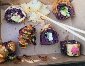 Trying to show all 4 at Vegan Sushi Bar - Kinkerstraat in Amsterdam