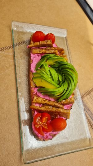 Toast with beet hummus at Avocadisimo in Gran Canaria