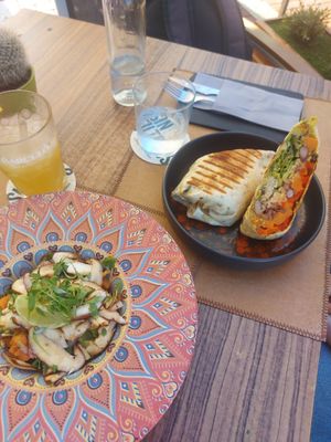 Ceviche y wrap volcán at Avocadisimo in Gran Canaria