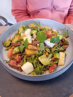 Quinoa salad at Avocadisimo in Gran Canaria