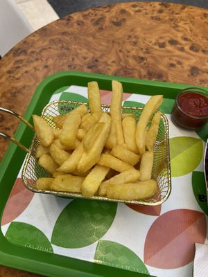 Good fries + ketchup, 4€  at Mr Falafel 2 in Brussels