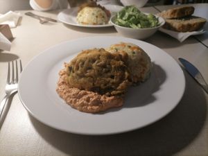 Rizi bizi, uštipci sa bukovačama, urnebes sos i bela rotkva  at Ananda in Novi Sad