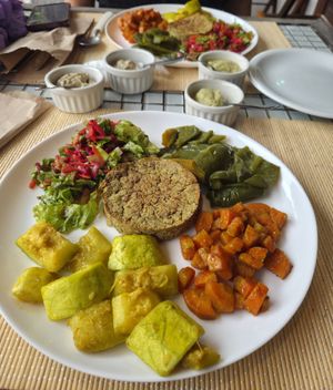 Vegan simple plates at samsara restaurant in Buzios