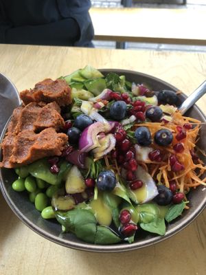 Cigköfte Bowl (~11,50€)  at La Sante in Stuttgart