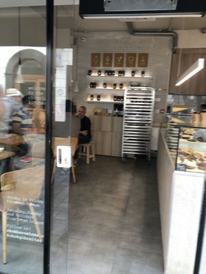 small searing area in- and outside  at Chök in 