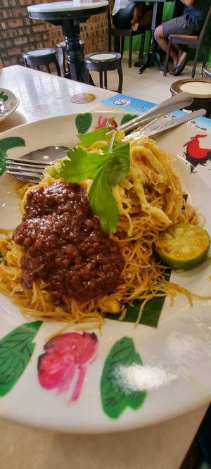 Mee siam (dry version in Msia) at Vegeren 绿巨人 in Johor Bahru