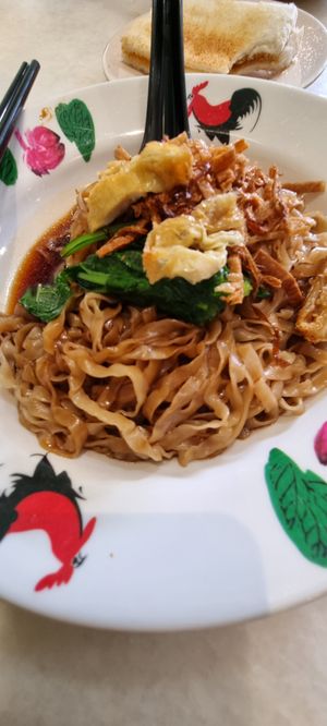 Dry wanton noodles (mee pok) at Vegeren 绿巨人 in Johor Bahru