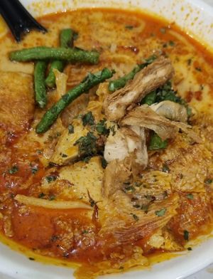 Laksa at Vegeren 绿巨人 in Johor Bahru