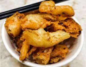 Fried veggie fritter not bad at Vegeren 绿巨人 in Johor Bahru