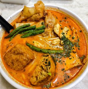 laksa super good, highly recommend at Vegeren 绿巨人 in Johor Bahru