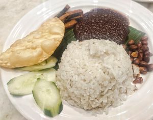 Nasi lemak, the rice was perfect, very fragrant, highly recommend at Vegeren 绿巨人 in Johor Bahru