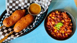 Pogo et chili at Maynard in Montreal