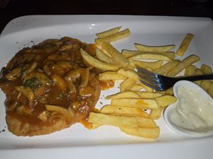 Veganer schnetzeltes Jager Art at Pesami in Kleve