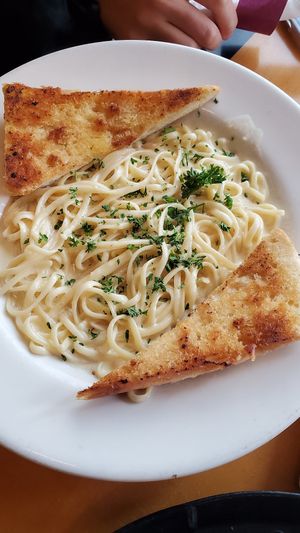 Vegetarian Alfredo at One World in Peoria