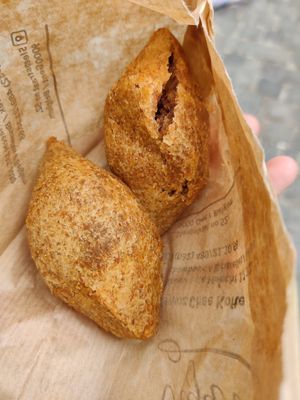 Boulettes chaudes fourrées aux légumes at Beykoz in Brussels