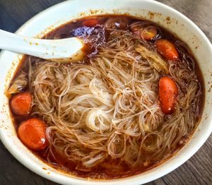 Vegan Tom yam bee hoon at Lu Gem Xiang 绿根香素食栈 in Kluang