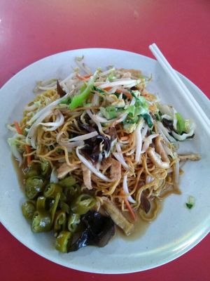 Delicious Hongkong Mee  at Travelers Palm Vegetarian in Central Singapore