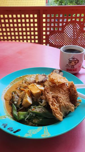 Lots of options to pick from that won't break the bank at Pu Xiang Vegetarian 普香素食 in Central Singapore