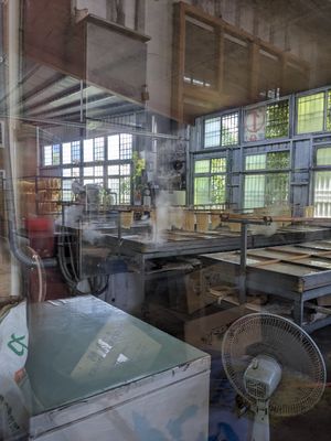 Tofu skin factory at DàChí Dòu Pí Diàn 大池豆皮店 in Chishang