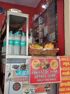 All fresh! at Pap's Juices & Smoothies in Udaipur