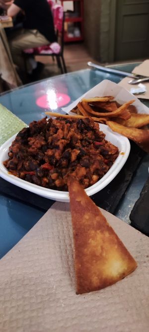 Nachos con chili at Caesura Gastro-sala in Badajoz