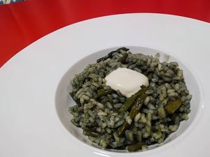 risotto verde de trigueros con sojanesa de wasabi at Caesura Gastro-sala in Badajoz