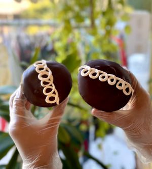 “Mostess” cupcakes🖤 at Yellow Rose Vegan Bakery in Maplewood