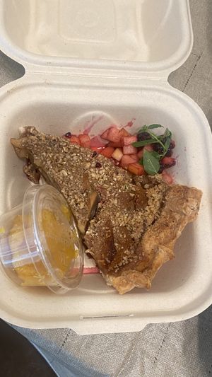 Spiced Apple Pie at The Plot in Oceanside