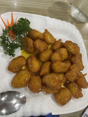 Lemon chicken   at Yuan Yuan Vegetarian Delight in Underwood
