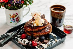 HEALTHY AND DELICIOUS PANCAKE BREAKFAST
Do you know the BEST healthy and delicious pancake breakfast recipe made with gluten free flour!  😬 These  pancakes are low carb, no suga at FACTORY GIRL Restaurant. in Amsterdam