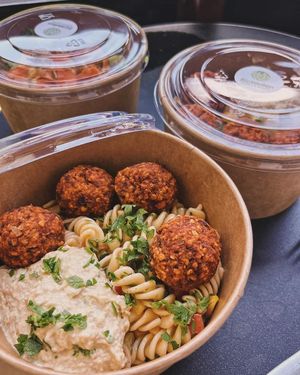 ToGo - Noodlebowl with nutballs and creamy dip at BioWelten BistroCafé & Organic Supermarket in Immenstadt