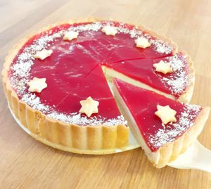 Vegan raspberry cheesecake  at BioWelten BistroCafé & Organic Supermarket in Immenstadt