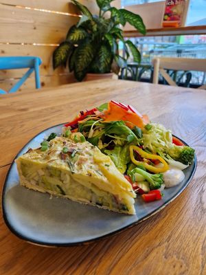vegan quiche with salad at BioWelten BistroCafé & Organic Supermarket in Immenstadt