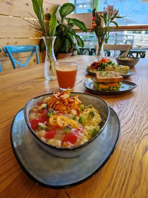 Porridge Bowl at BioWelten BistroCafé & Organic Supermarket in Immenstadt